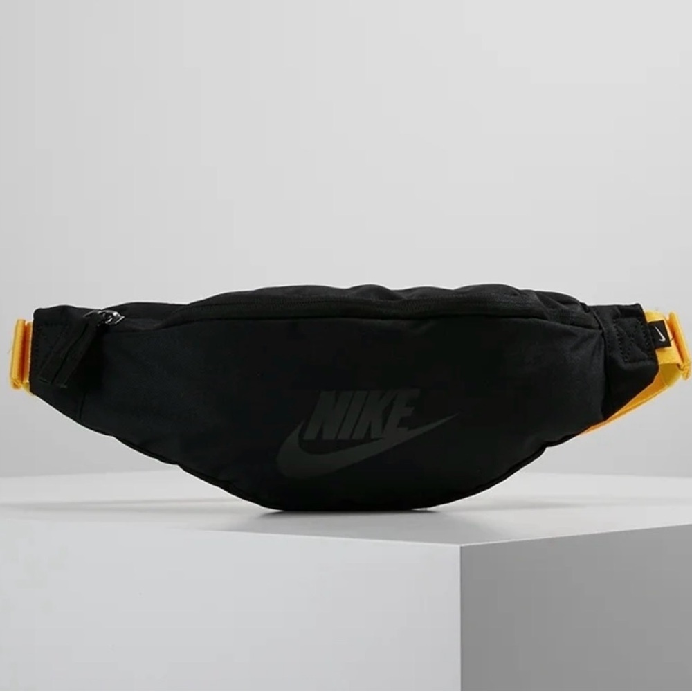 Nike Heritage Bumbag  Waist Bag Fanny Pack Black w/Yellow